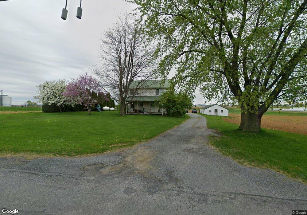 703 N Railroad Ave, New Holland, PA 17557 - photo 1