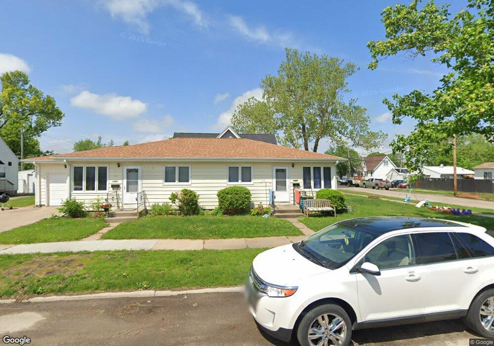 1900 Hamilton St SW, Cedar Rapids, IA 52404 - photo 1