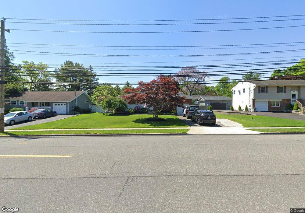 106 New Hwy, ComMacK, NY 11725 - photo 1