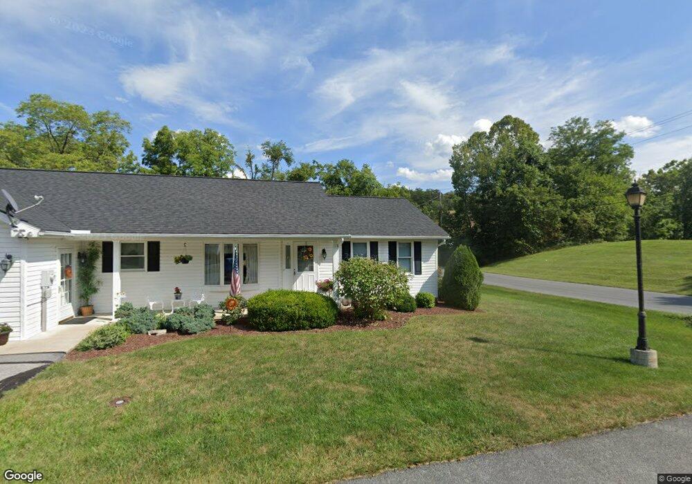 10 Garden Dr unit 16, Berkeley Springs, WV 25411 - photo 1