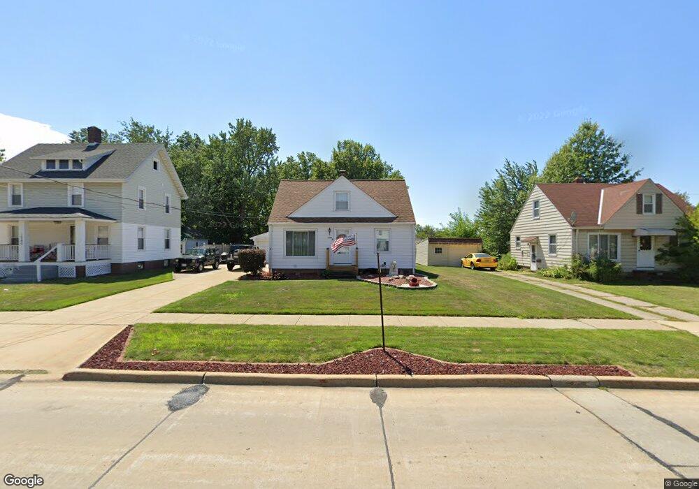 1536 E 300th St, Wickliffe, OH 44092 - photo 1