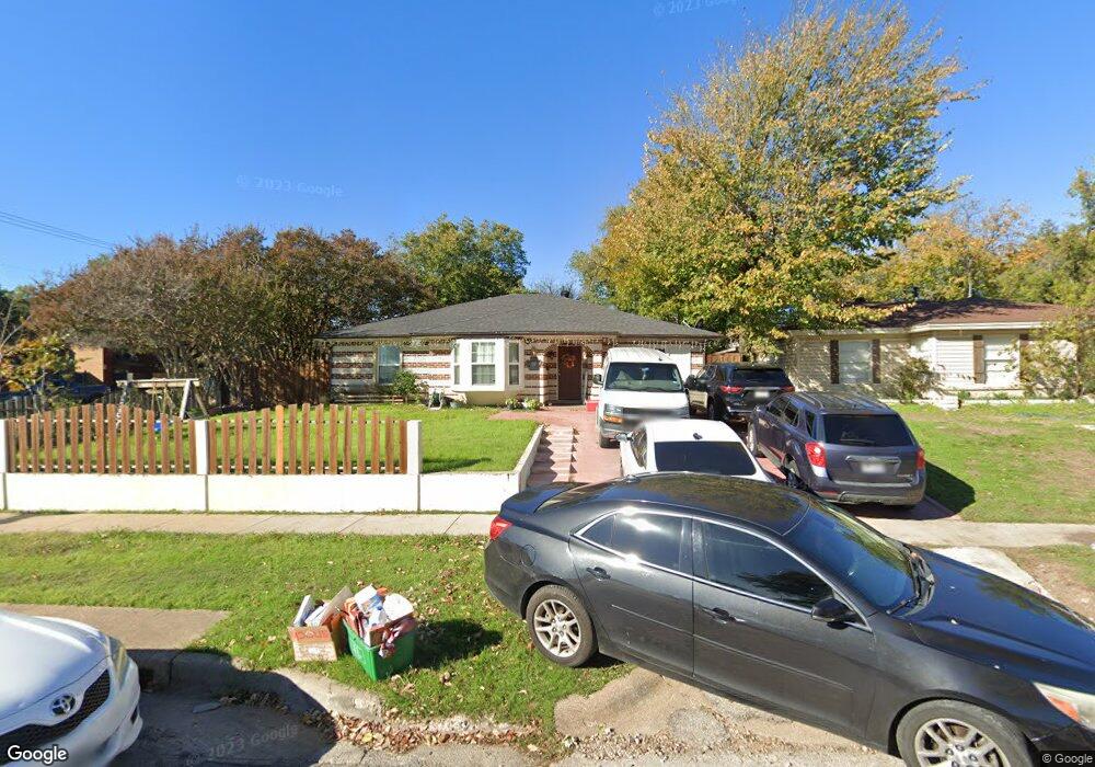 1246 Ralph St, Grand Prairie, TX 75051 - photo 1