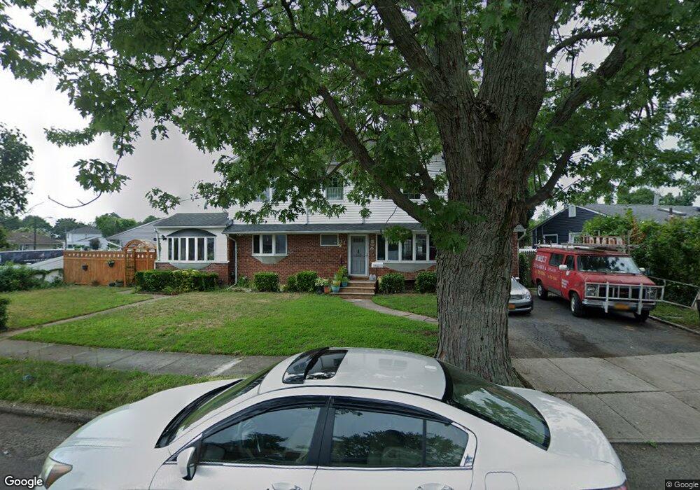 31 Janet Dr, Plainview, NY 11803 - photo 1