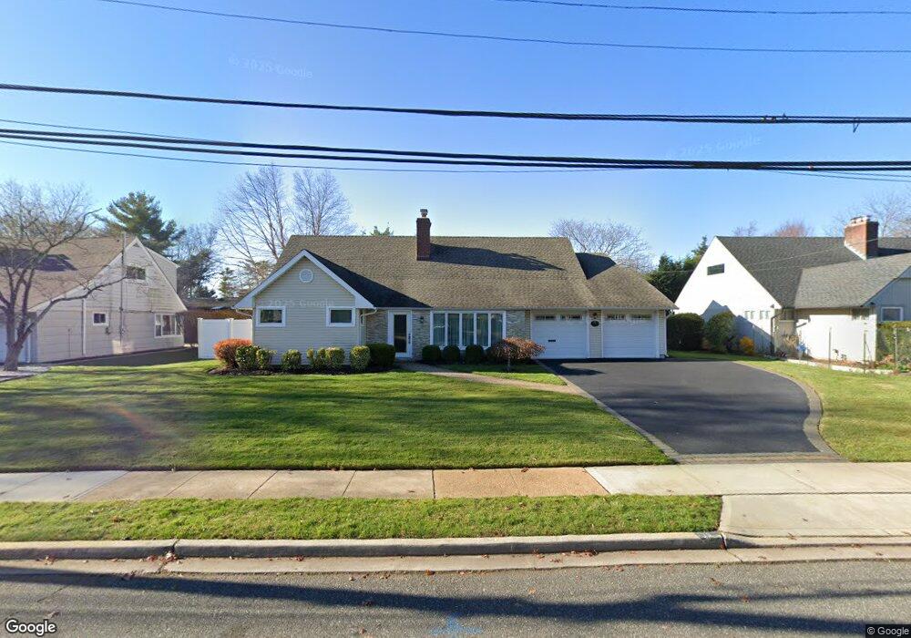 19 Arbor Ln, Merrick, NY 11566 - photo 1