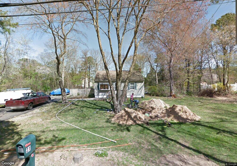 31 Country Rd, Medford, NY 11763 - photo 1