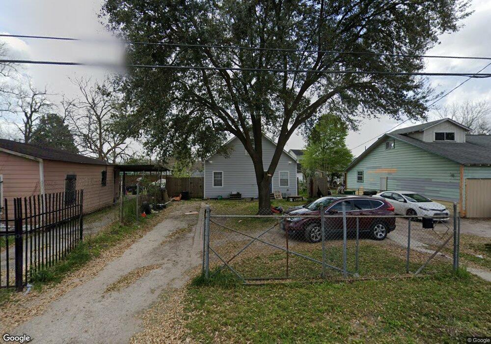4506 Octavia St, Houston, TX 77026 - photo 1