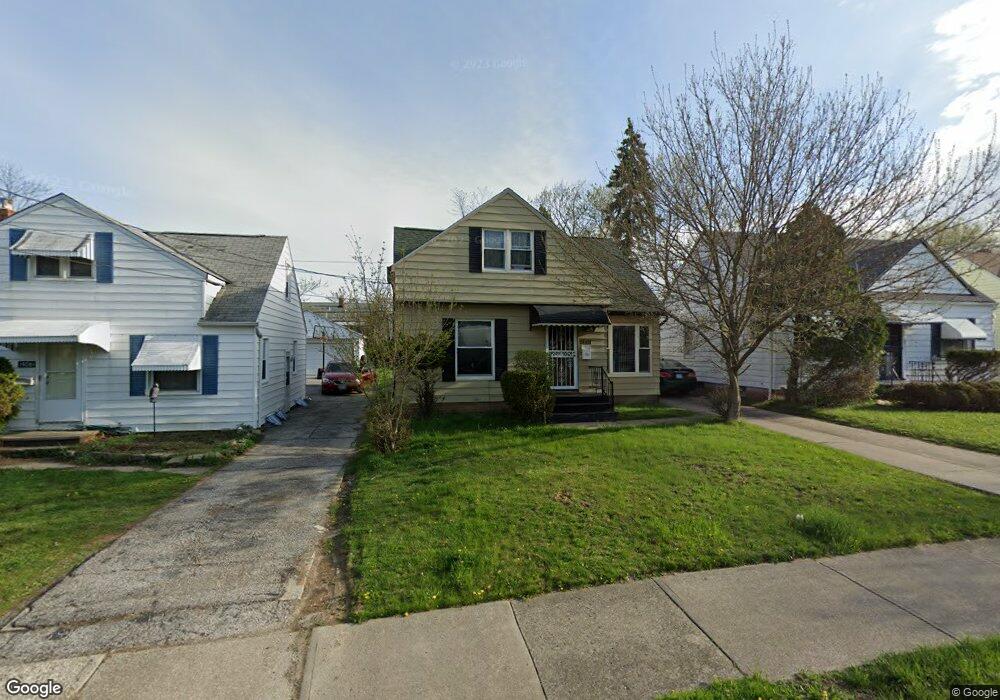 19101 Raymond St, Maple Heights, OH 44137 - photo 1