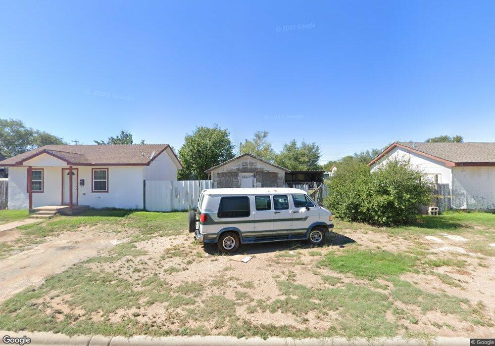 910 S Birge Ave, Dumas, TX 79029 - photo 1