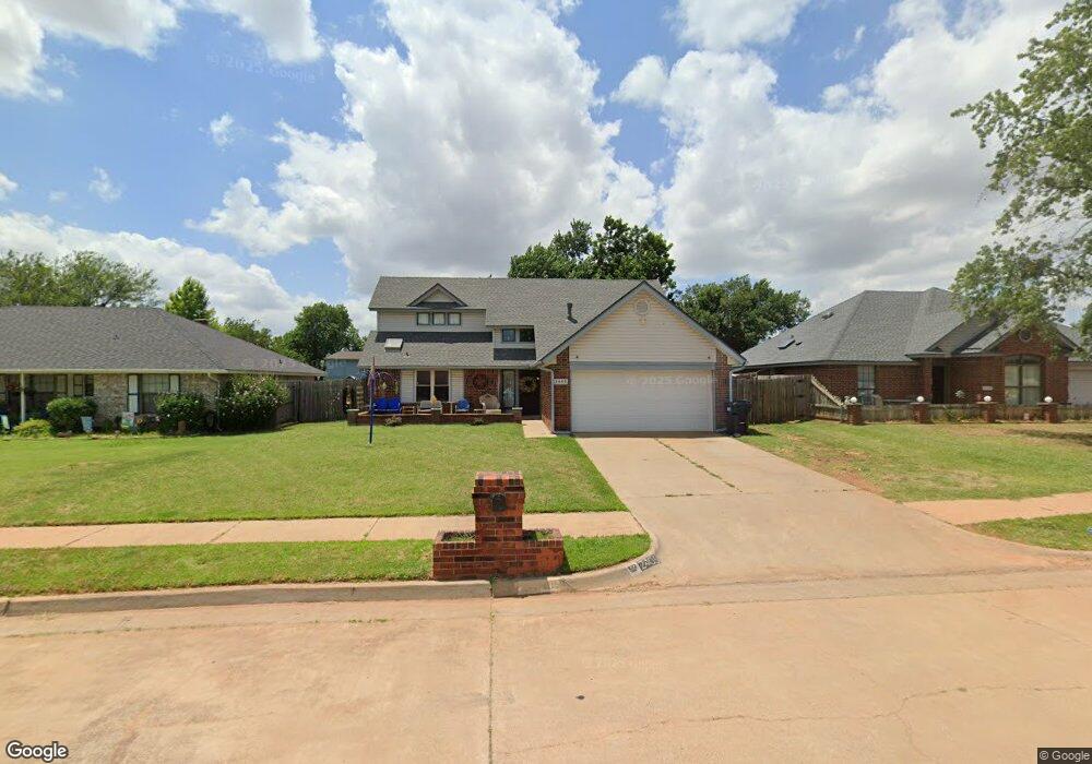 2405 E Hills Dr, Moore, OK 73160 - photo 1
