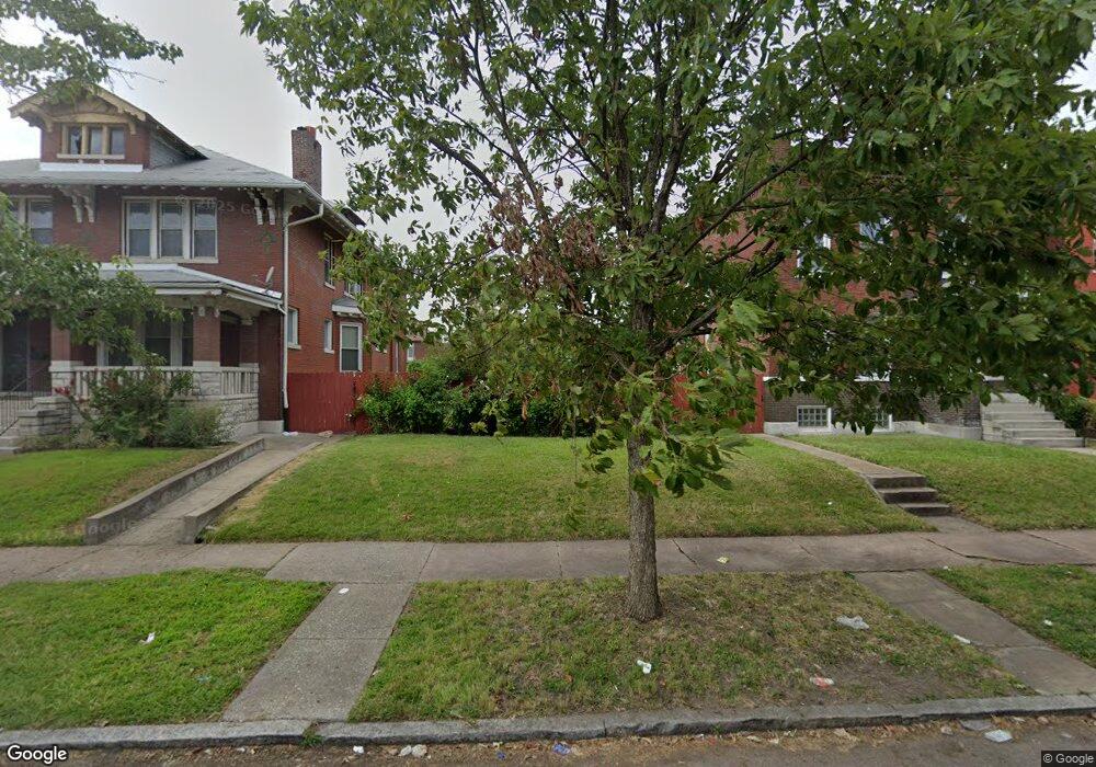 4525 Athlone Ave, Saint Louis, MO 63115 - photo 1