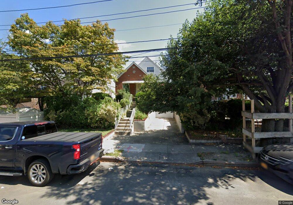 1507 Parsons Blvd, Whitestone, NY 11357 - photo 1