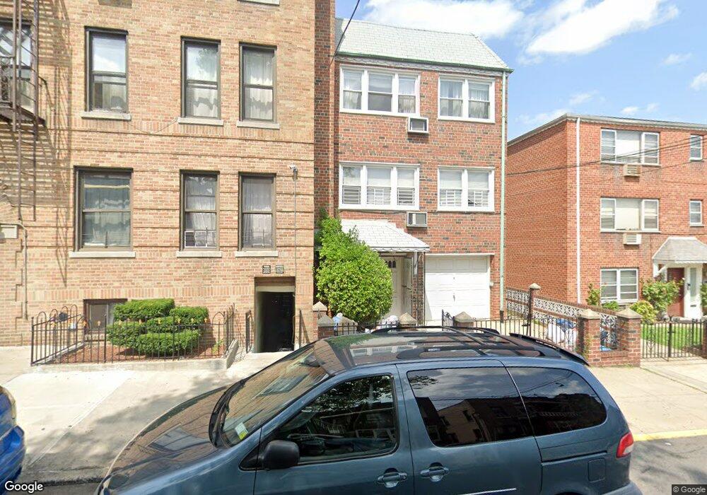 2514 42nd St, Astoria, NY 11103 - photo 1