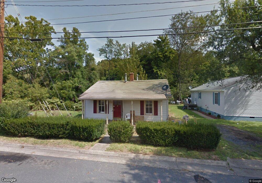 1401 2nd St, Waynesboro, VA 22980 - photo 1