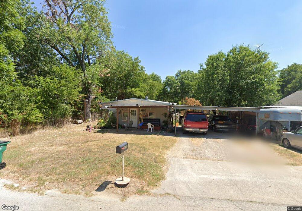 1008 Dodge St, Gainesville, TX 76240 - photo 1