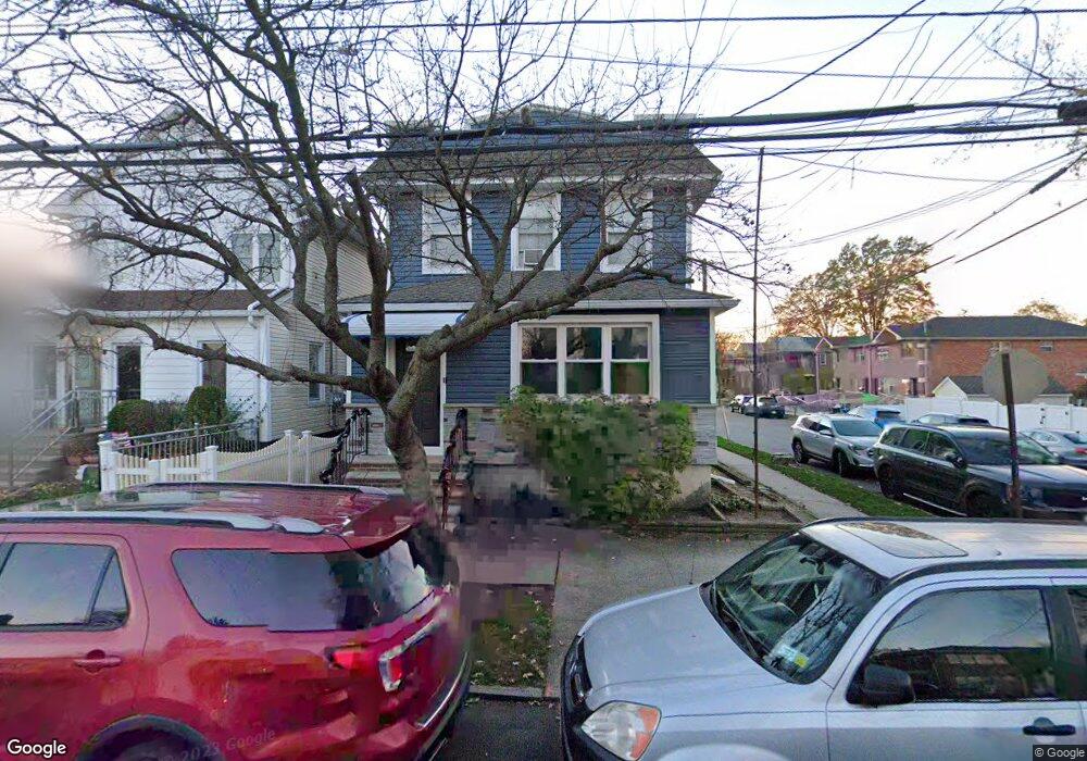 7526 166th St, Fresh Meadows, NY 11366 - photo 1