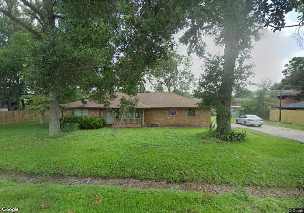 215 Betral St, Houston, TX 77022 - photo 1
