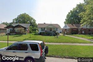 4 East Dr, Decatur, IL 62526