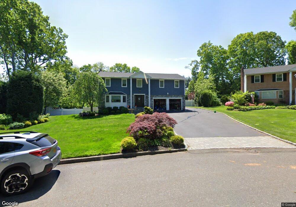 8 Ron Ct, ComMacK, NY 11725 - photo 1