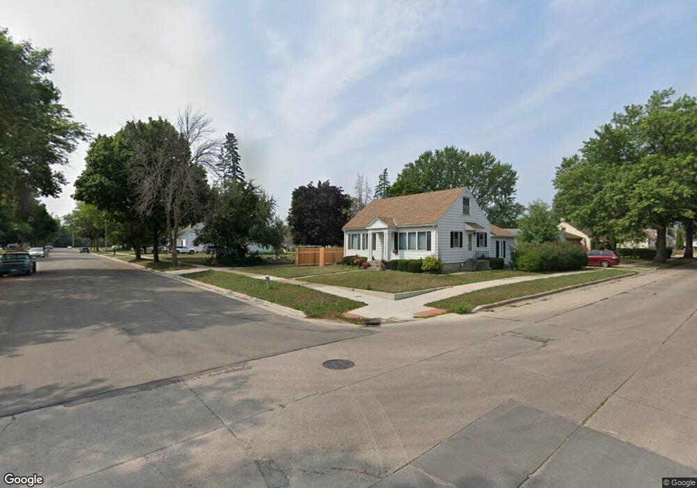 1402 6th St SE, Austin, MN 55912 - photo 1