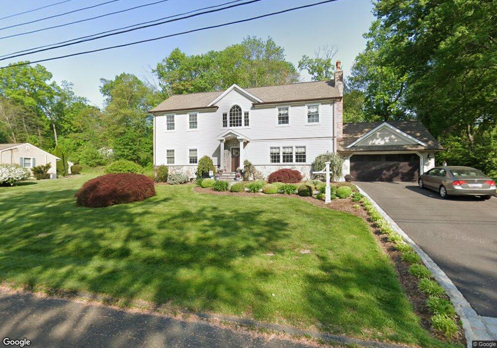 42 Evergreen Ln, Trumbull, CT 06611 - photo 1