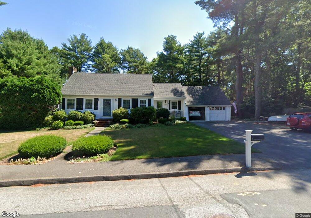 2 Maplewood Rd, Medfield, MA 02052 - photo 1