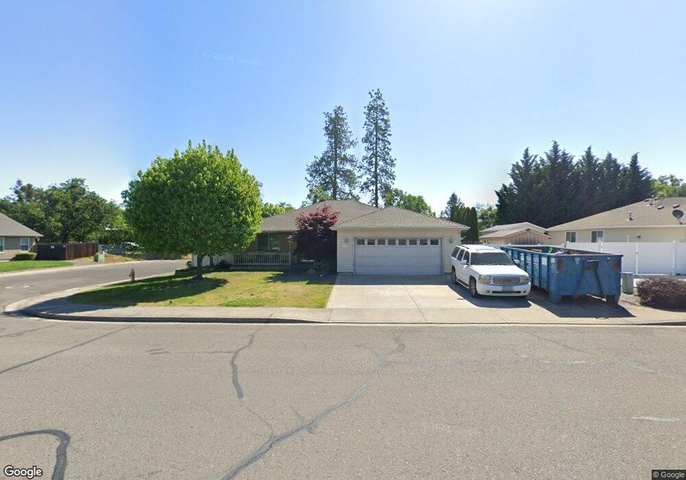 1424 Naples Dr, Central Point, OR 97502 - photo 1