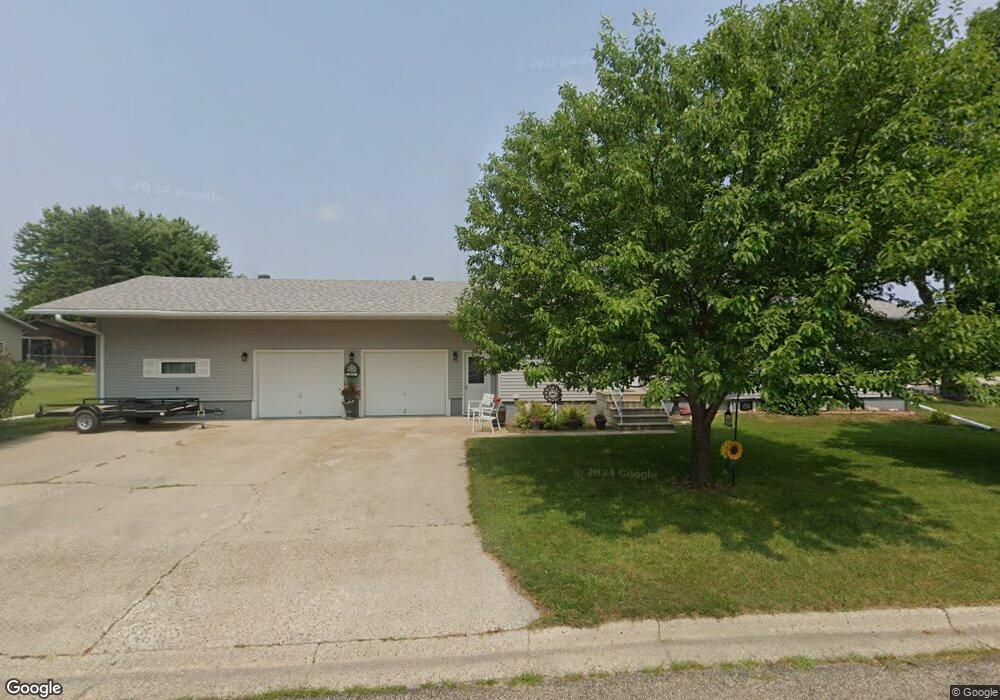 527 17th St NE, Jamestown, ND 58401 - photo 1