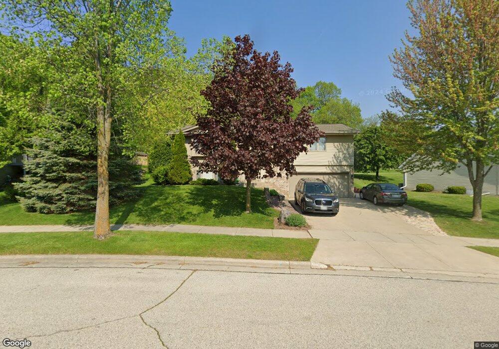 3303 Dubin Cir, West Bend, WI 53090 - photo 1