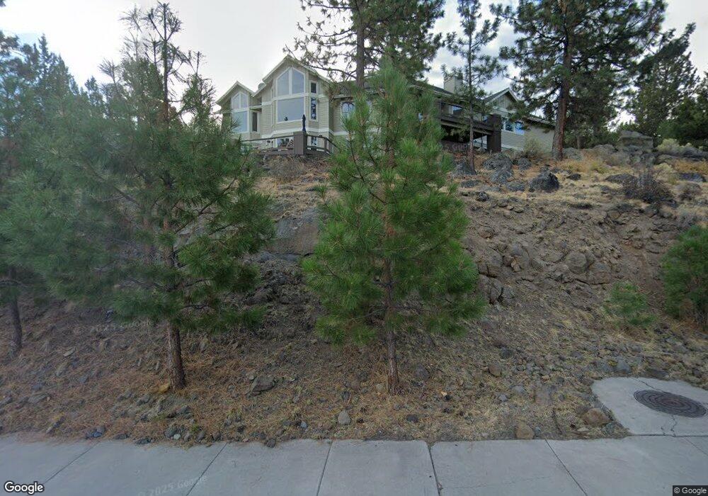 3345 NW Panorama Dr unit Share 6, Bend, OR 97701 - photo 1