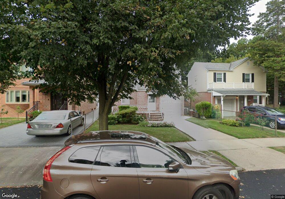 7306 190th St, Fresh Meadows, NY 11366 - photo 1