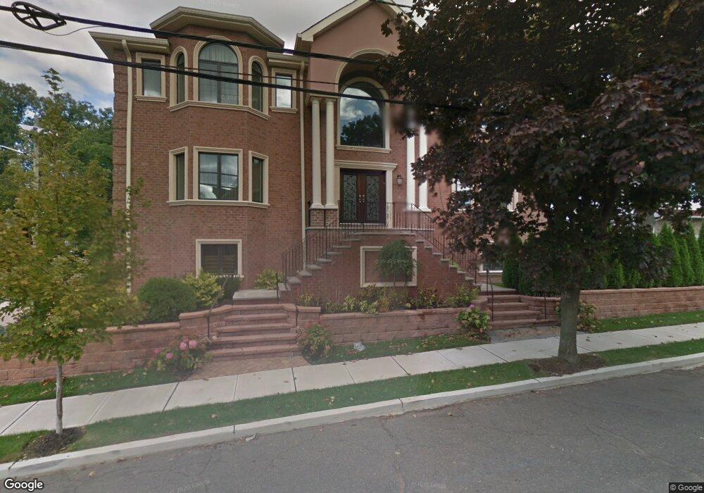 75 Mcelroy Ave, Fort Lee, NJ 07024 - photo 1