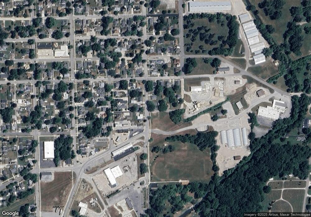 1318 S Cedar St, Auburn, IN 46706 - photo 1