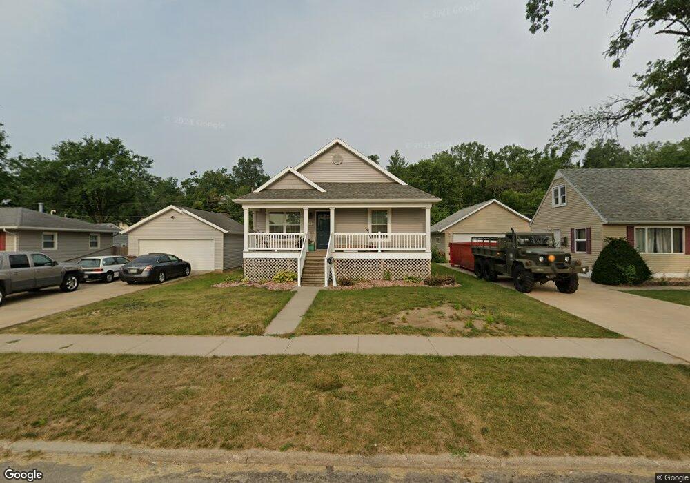 1708 9th St NW, Cedar Rapids, IA 52405 - photo 1