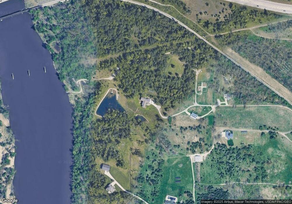 7100 Greenbranch Ln, Cedar Rapids, IA 52411 - photo 1