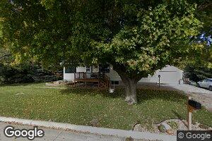 213 Railroad St, Hull, IA 51239