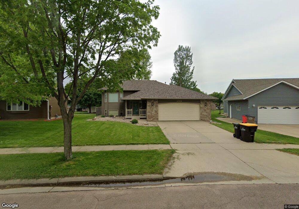2709 S Alpine Ave, Sioux Falls, SD 57110 - photo 1