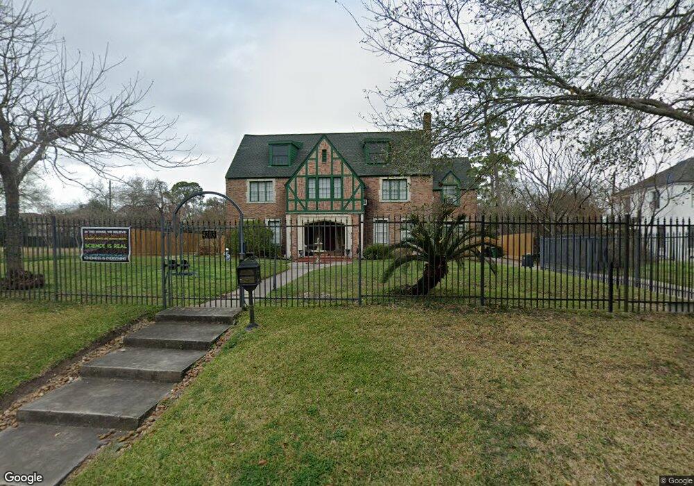 4203 Roseneath Dr, Houston, TX 77021 - photo 1