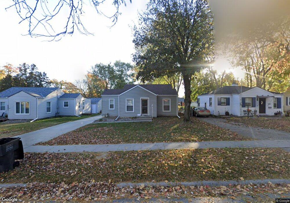2215 33rd St, Des Moines, IA 50310 - photo 1