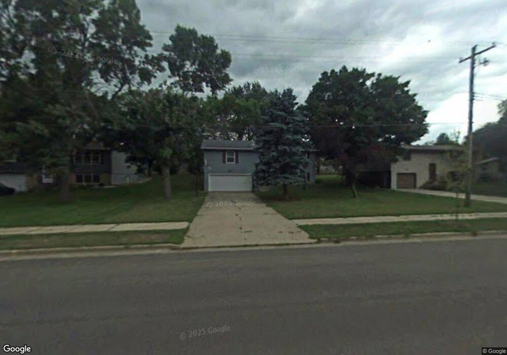 1819 N Garden St, New Ulm, MN 56073 - photo 1