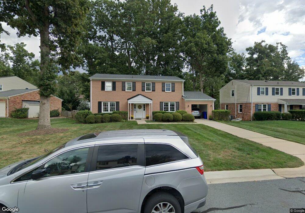 8809 Stonehaven Ct, Potomac, MD 20854 - photo 1