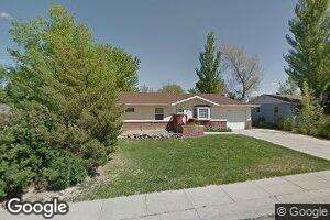 718 E 8th St, Chadron, NE 69337
