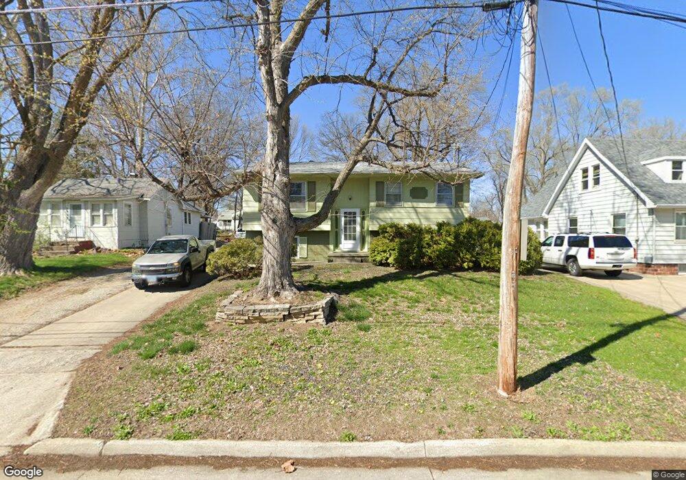 1217 Titus Ave, Des Moines, IA 50315 - photo 1