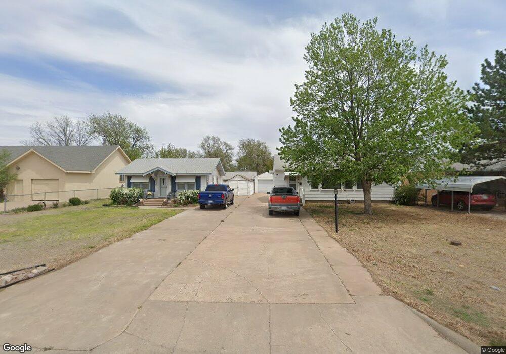 924 S Jackson St, Hugoton, KS 67951 - photo 1