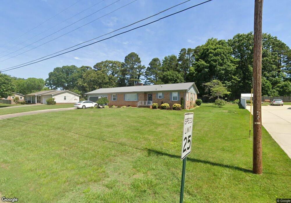 3005 Eastway Dr, Statesville, NC 28625 - photo 1