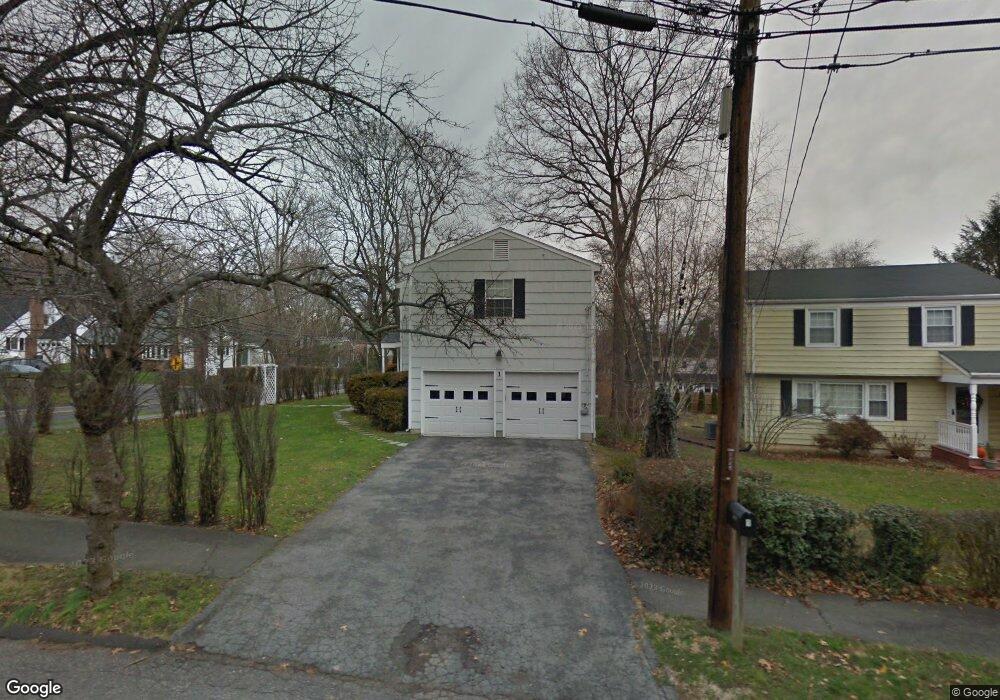 1 Sickle Bar Ln, Riverside, CT 06878 - photo 1