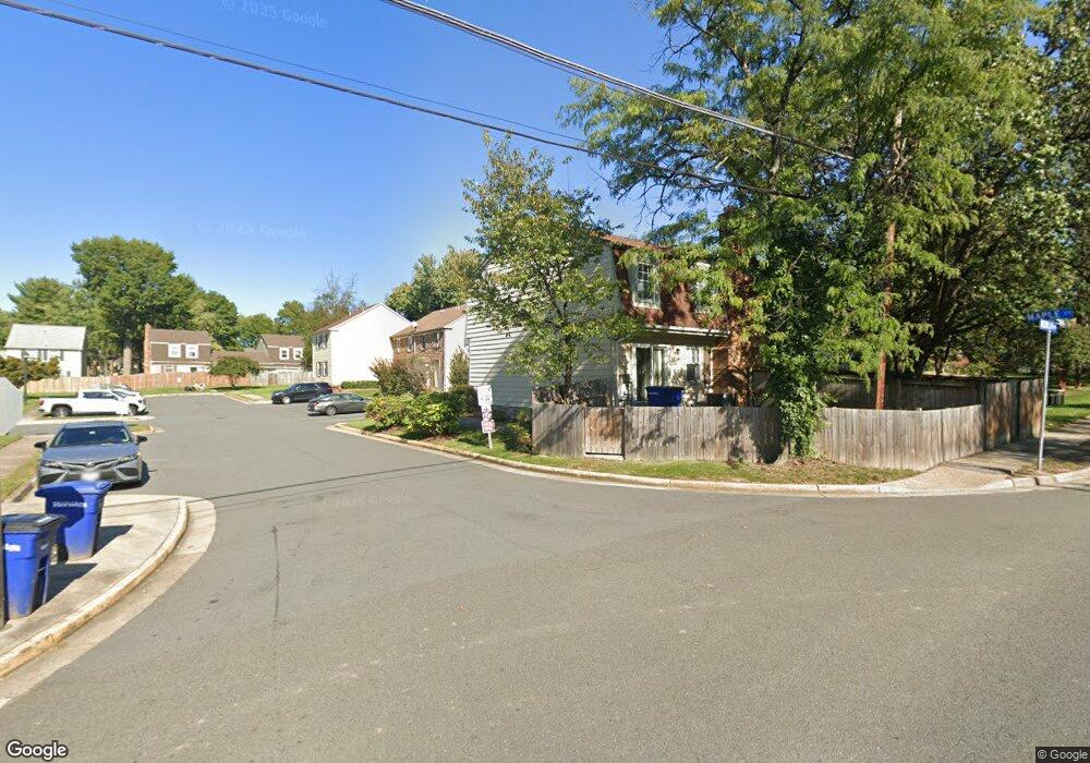 400 Maple Ct, Herndon, VA 20170 - photo 1