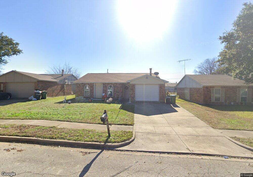 7444 Tunbridge Dr, North Richland Hills, TX 76182 - photo 1