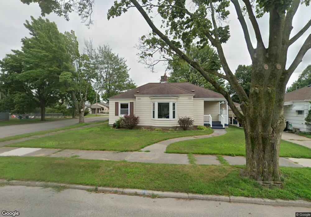 1913 15th Ave, Menominee, MI 49858 - photo 1