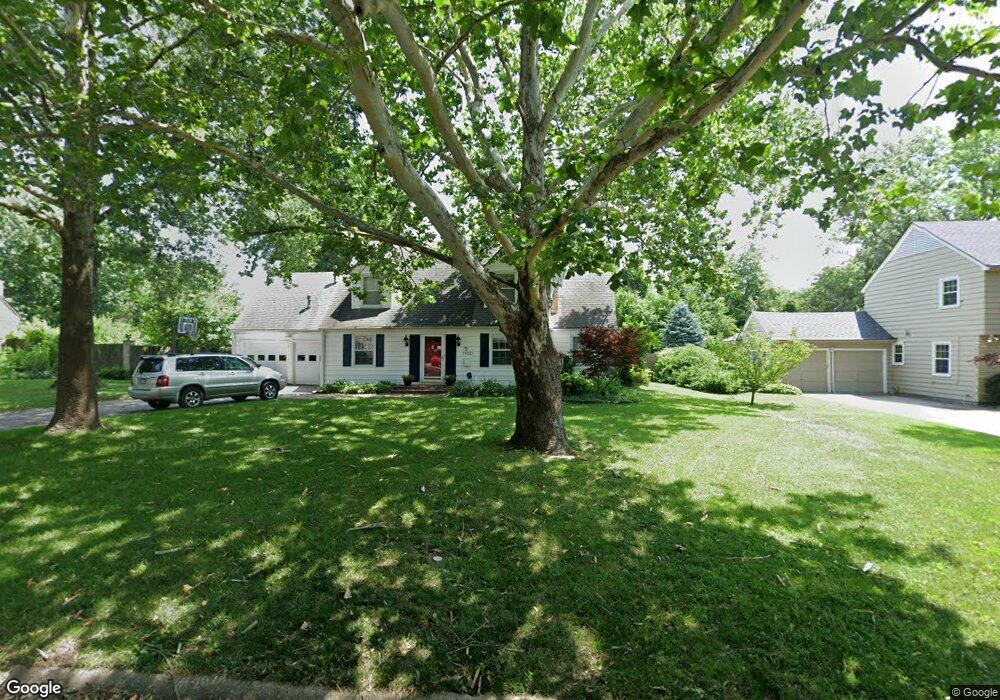 1920 SW Pembroke Ln, Topeka, KS 66604 - photo 1