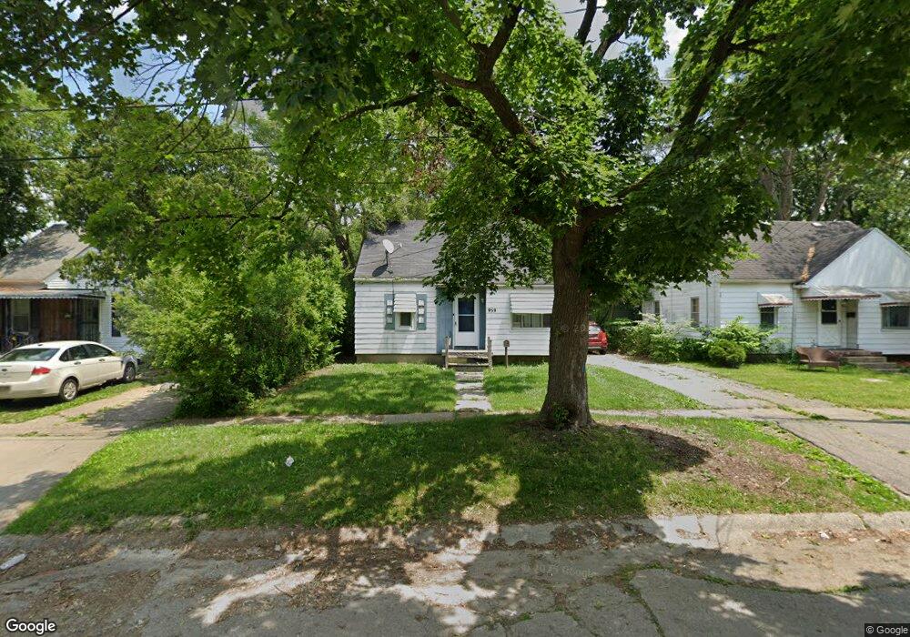 959 Salisbury Ave, Flint, MI 48532 - photo 1